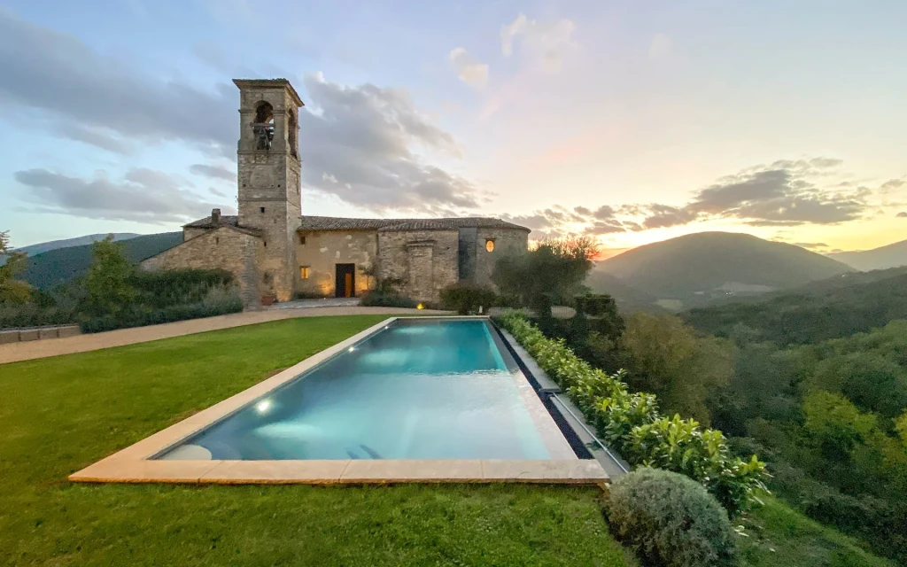A stunning wedding location in the rolling hills of Umbria on a family Estate, with a private 13-century chapel