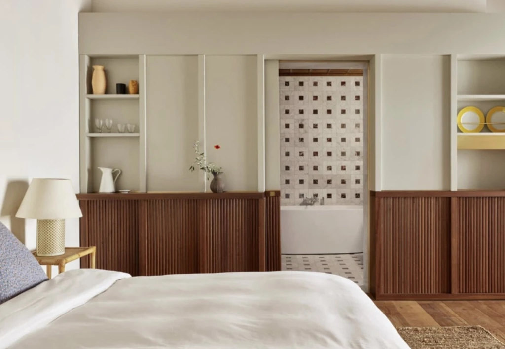The bedrooms have a natural colour palette and a very calm and relaxed vibe