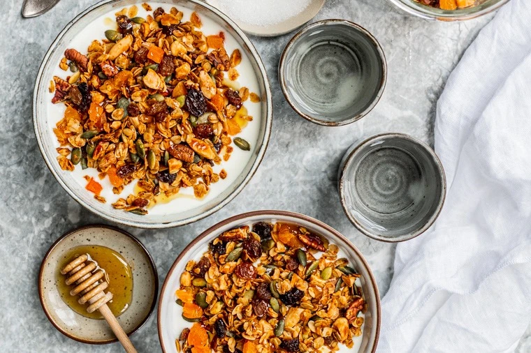 How to Make Homemade Granola