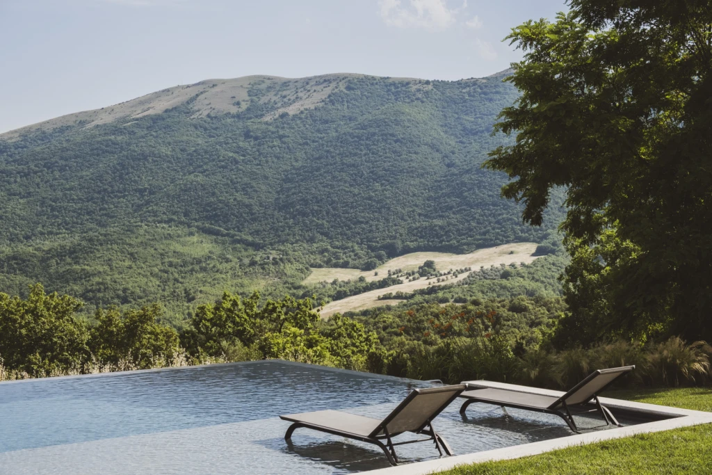 There is so much to see and do in Umbria, but do/can you really want this pool area?!