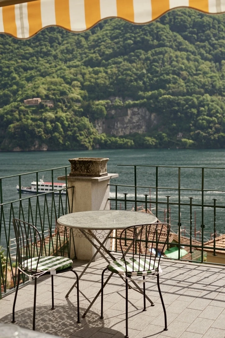 Breakfast place with a view