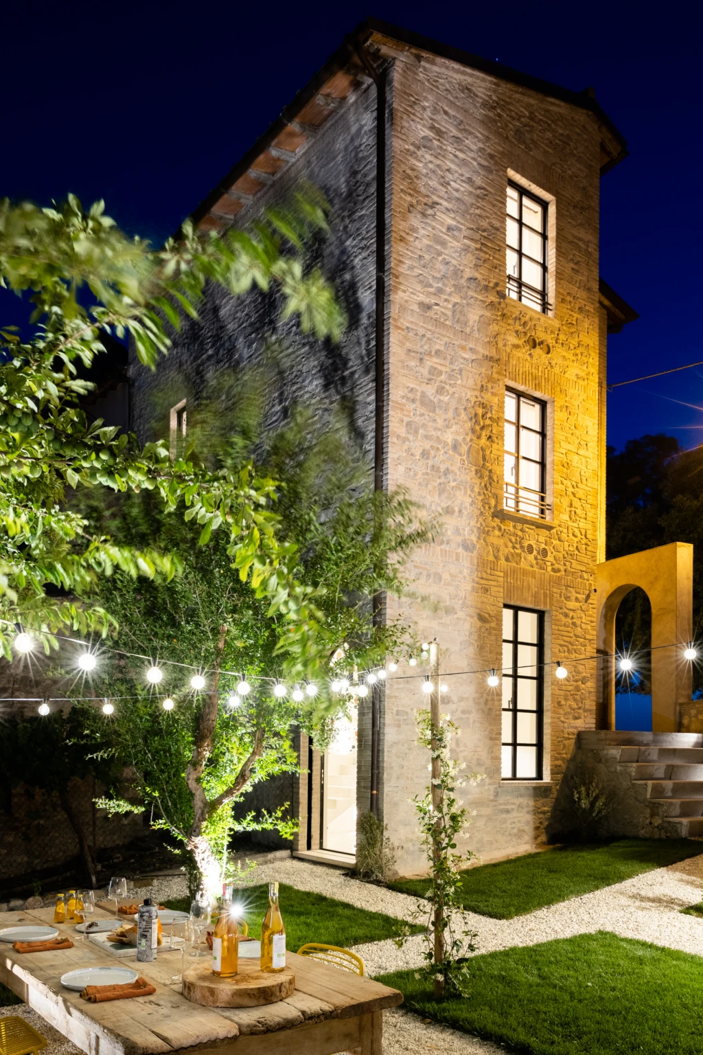 Outdoor dinners all summer long in this little gem in Umbria