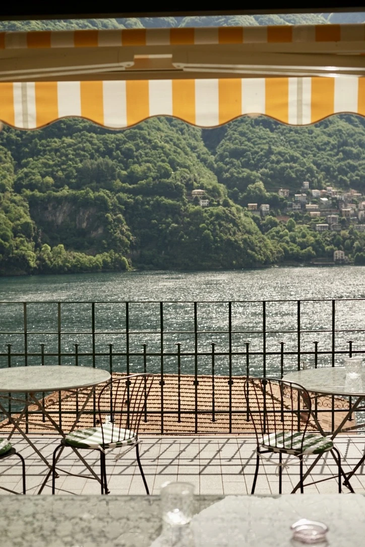 Breakfast setting ca spina