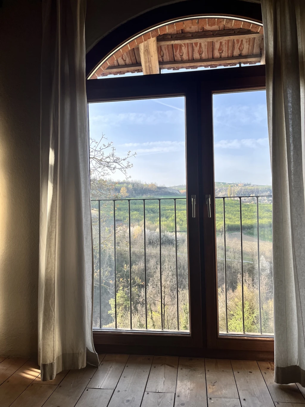 Gorgeous views over the Piemonte countryside from the moment you wake up