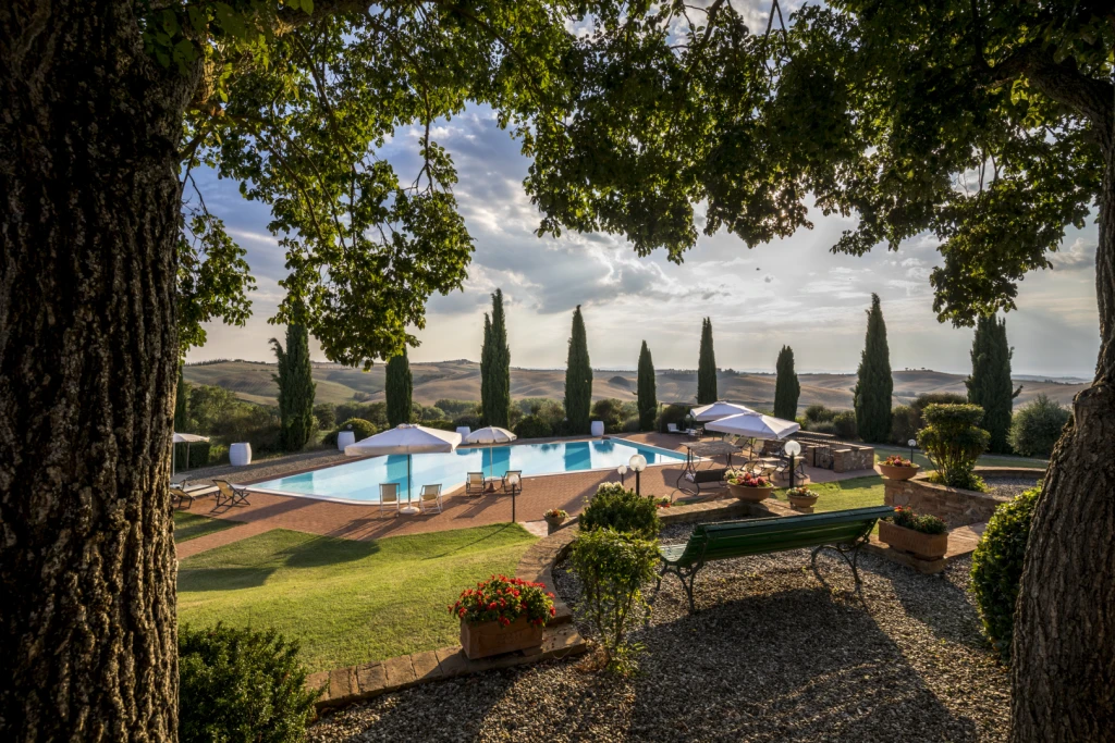 the Villa is the ideal location for family holidays, weddings, parties or corporate events in Tuscany, Italy