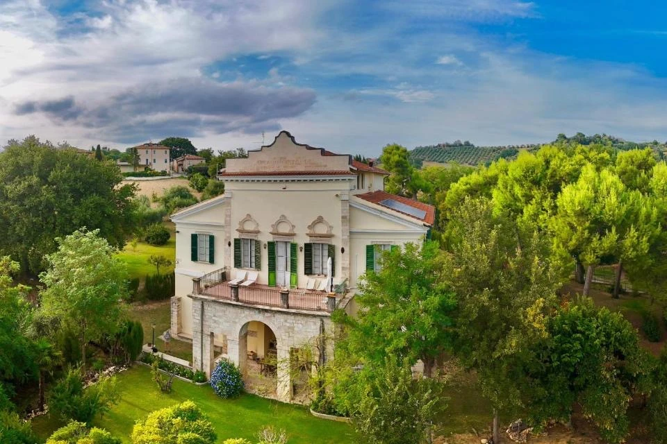 Venue No. 023 | Historic Villa with tiny chapel | 50 Guests