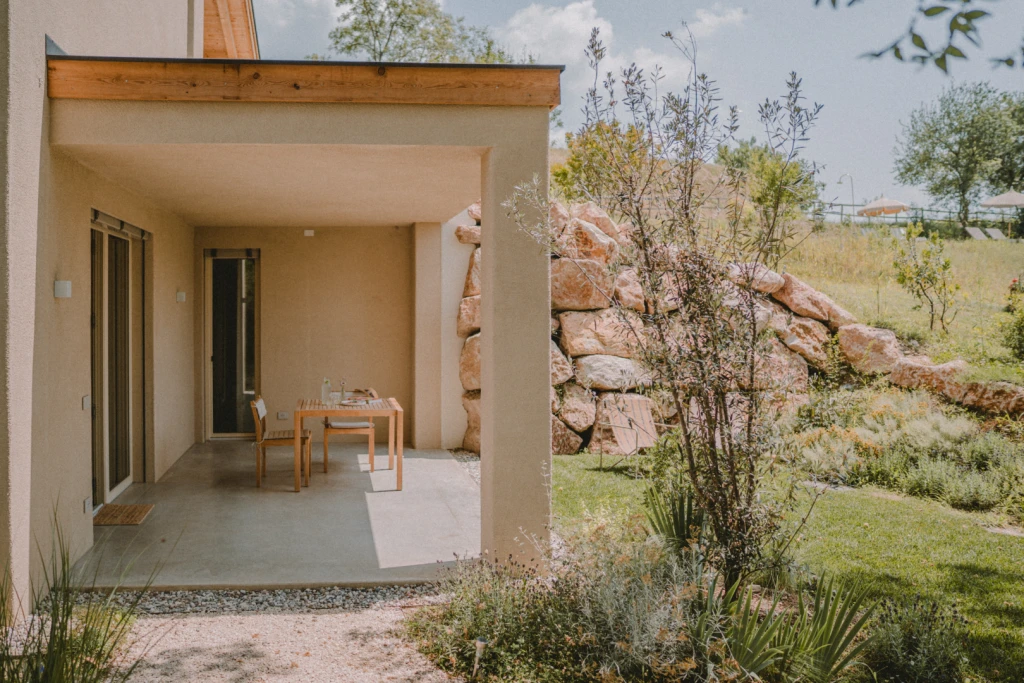 Corte Pavecchio: A charming agriturismo near Lake Garda offering rustic farmhouse stays, their own estate wines, delicious local flavors, and serene countryside vibes. Discover and book via Plinius.”