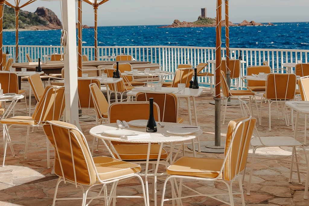 Little Gem France No. 014 | Seaside Modernist Escape