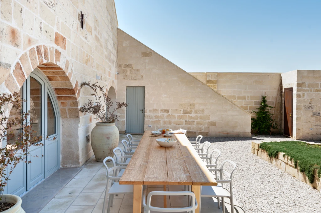 The outdoor dining area to enjoy the Puglian Cuisine, from orecchiette pasta to Barchiglia