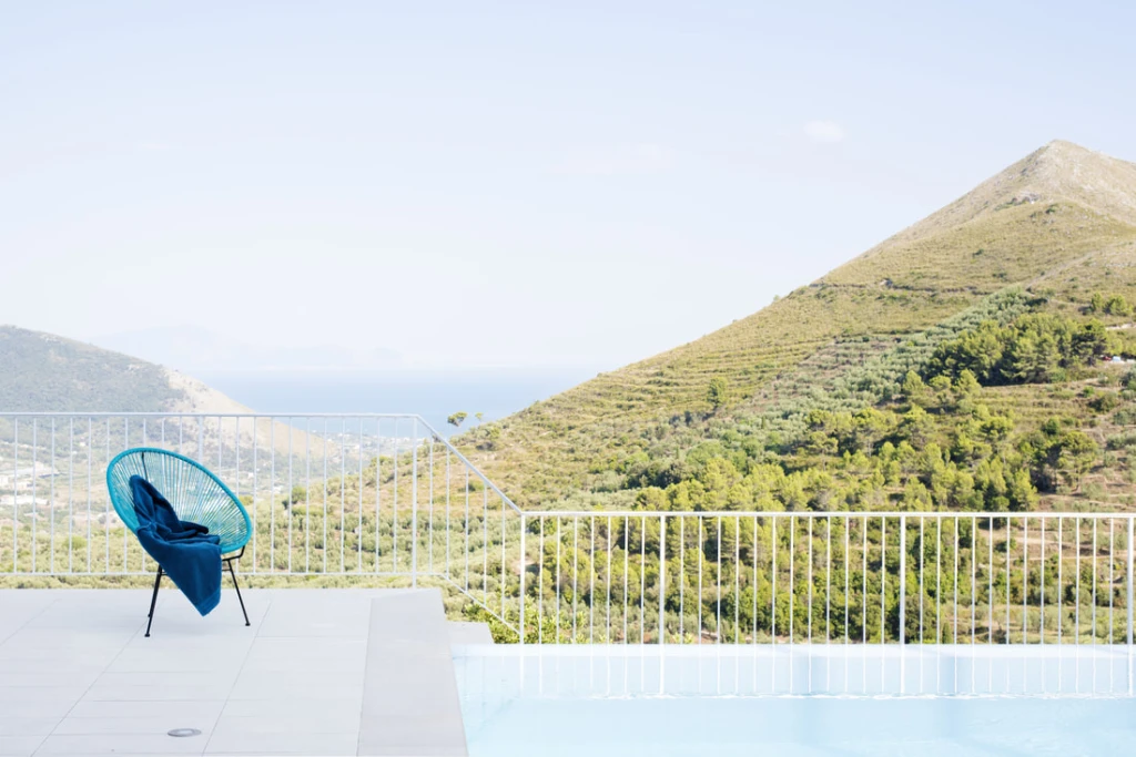 Infinity pool, lazio, view on Capri