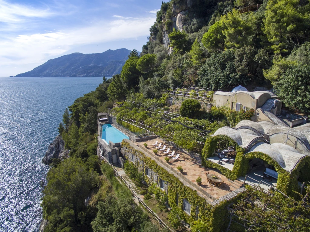 A stunning setting on the cliffs on the Amalfi Coast